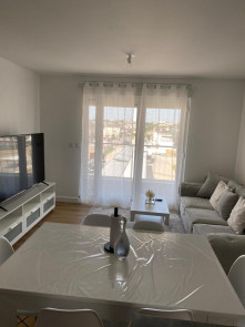 Appartement récent en Location à Laval / 3 pièces 63m2